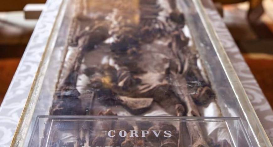 Ostensión del cuerpo de San Francisco 800 años después de su muerte